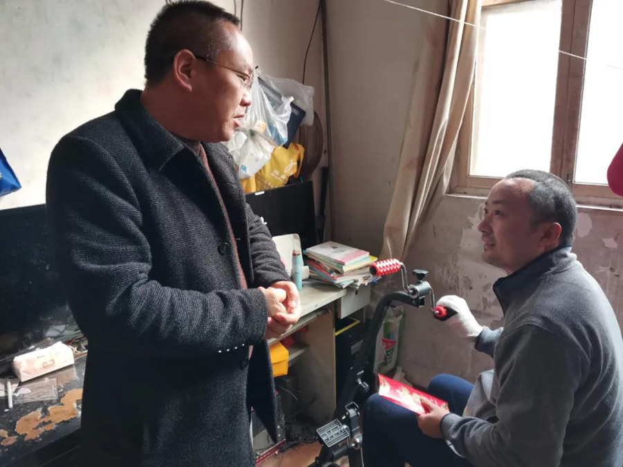 灾祸见真情，慰问暖人心。公司工会主席杨志等探望慰问患病职工史兆云